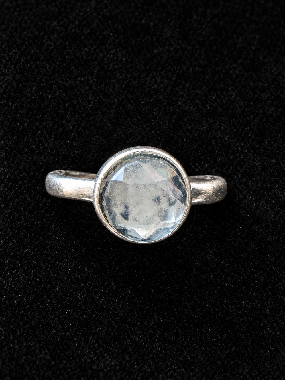 ⚜️ Silver-Tone Ring | Round Faceted Crystal Bezel | Size 9 💗